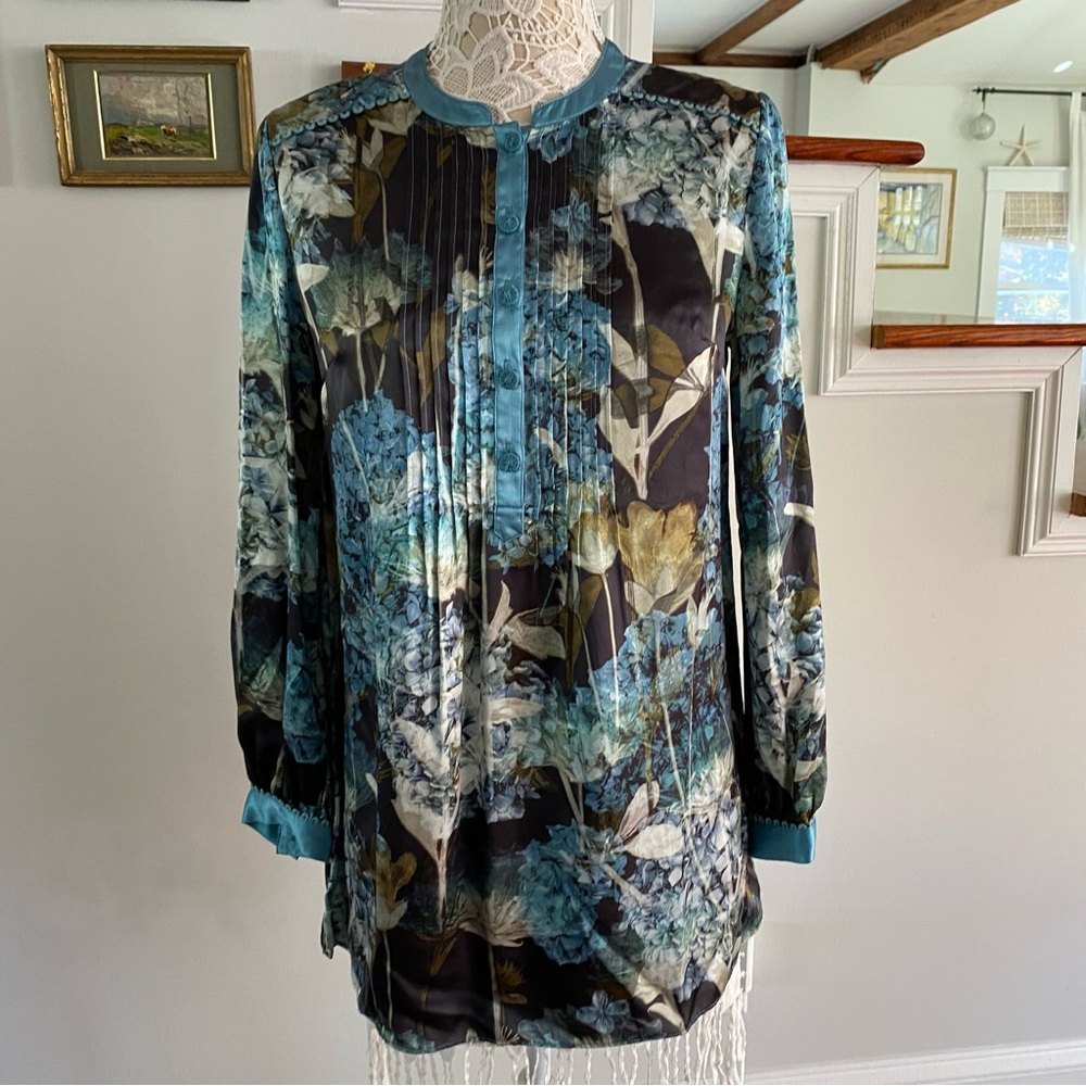 SOFT SURROUNDINGS Blue Flora Silk Hydrangea Print Blouse NWT $140 XS - Picture 8 of 8